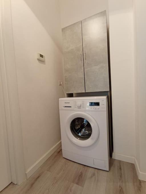 Andrea Central Apartment Бари Екстериор снимка